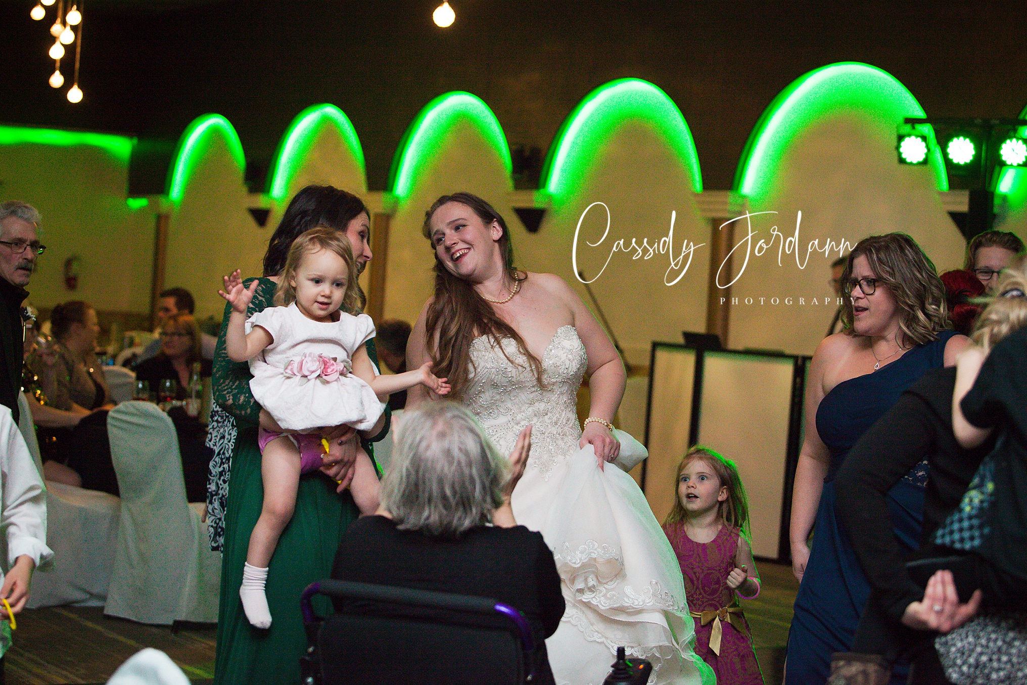 RedDeerWinterWedding_0155.jpg